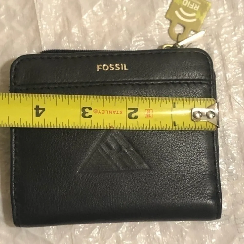 Fossil leather bifold wallet